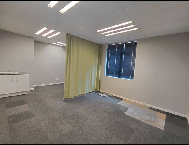 85M² MEDICAL SUITE TO LET IN FOURWAYS